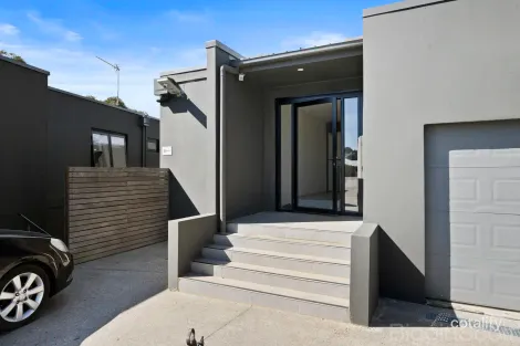 1/8 Penny Lane, Creswick, VIC 3363