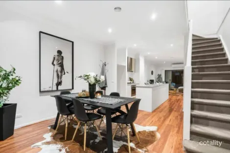 Property photo of 14 Andover Lane Craigieburn VIC 3064