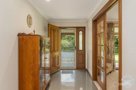 Property photo of 24 Bernhardt Crescent Hahndorf SA 5245
