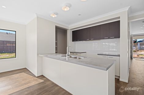 Property photo of 12 Spindle Street Clyde North VIC 3978