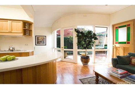 Property photo of 17 Kerferd Road Albert Park VIC 3206