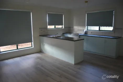 Property photo of 4D Tiliqua Crescent Roxby Downs SA 5725