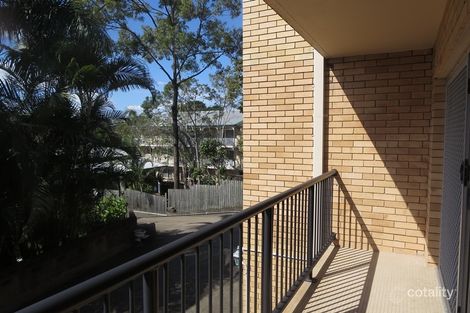 Property photo of 2/42 Pembroke Road Coorparoo QLD 4151
