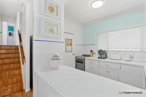 Property photo of 8 Julie Court Emerald QLD 4720