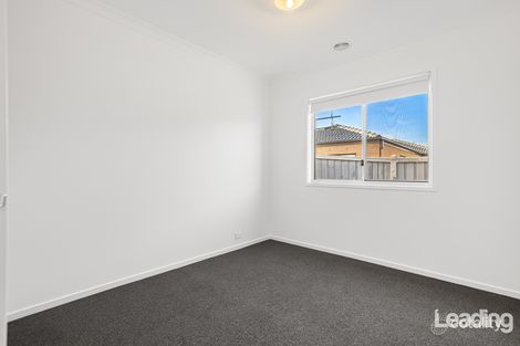 Property photo of 37 Cava Circuit Sunbury VIC 3429