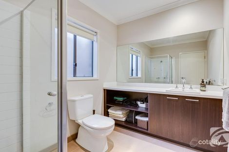 Property photo of 84 Lawson Way Caroline Springs VIC 3023