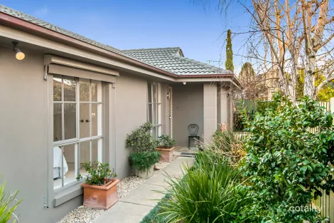 2/9 Baden Powell Pl, Mount Eliza, VIC 3930