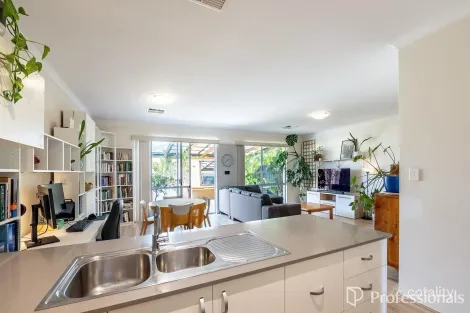 Property photo of 10 Boxall Lane Caversham WA 6055