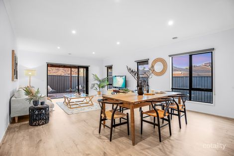 Property photo of 17 Abrus Circuit Cranbourne North VIC 3977