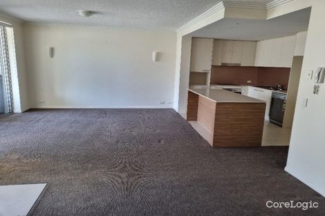 Property photo of 1 Lakefront Crescent Varsity Lakes QLD 4227