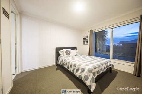 Property photo of 34 Bunyip Drive Drouin VIC 3818