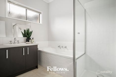 Property photo of 1/120 Ahern Road Pakenham VIC 3810