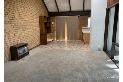 Property photo of 22 Lawford Crescent Griffith NSW 2680