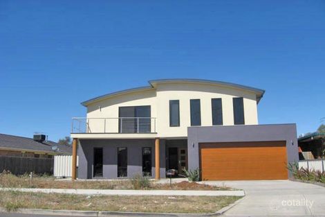 11 Pintail Cres, Taylors Lakes, VIC 3038