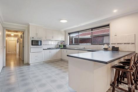 Property photo of 22 Manikato Court Mill Park VIC 3082