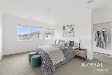 Property photo of 14 Cutler Avenue Keysborough VIC 3173