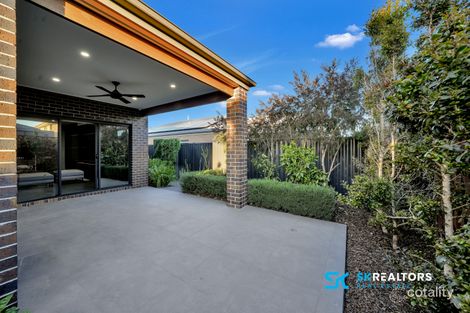 Property photo of 39 Whitfield Crescent Craigieburn VIC 3064