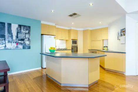 Property photo of 27 Oldershaw Court Nicholls ACT 2913