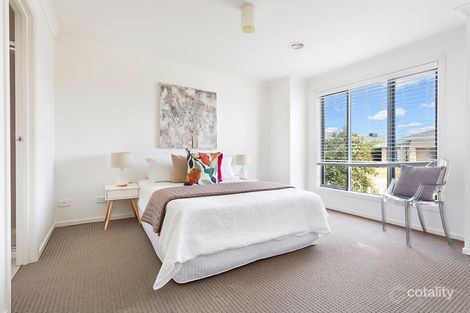 Property photo of 30 Wodalla Circuit Sandhurst VIC 3977
