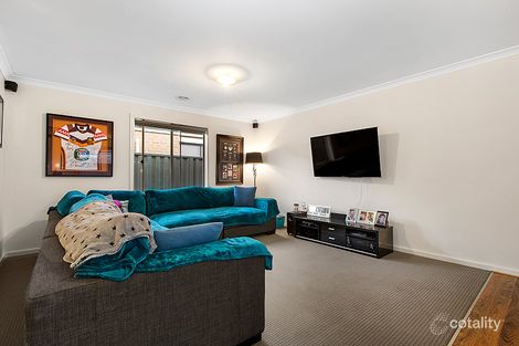 Property photo of 33 Arrow Road Cranbourne East VIC 3977