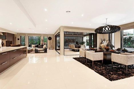 Property photo of 30 Lincoln Avenue Glen Waverley VIC 3150