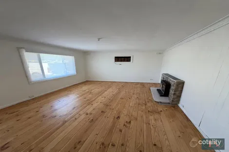 Property photo of 102 McKenzie Road Elizabeth Downs SA 5113