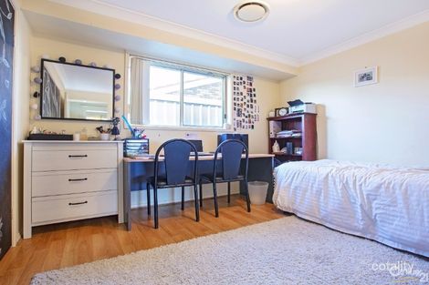 Property photo of 8 Toorak Close St Johns Park NSW 2176