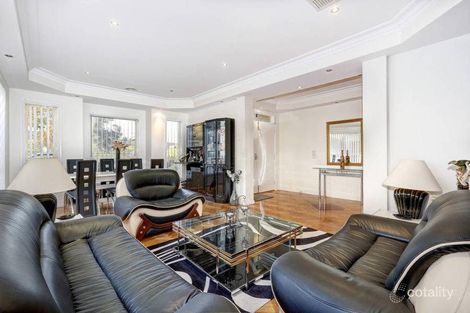 Property photo of 15 Olrig Grove Craigieburn VIC 3064