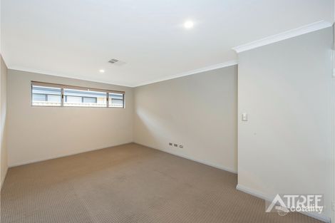 Property photo of 15 Bradstocks Grove Southern River WA 6110