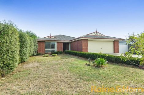 Property photo of 8 Champagne Way Hillside VIC 3037