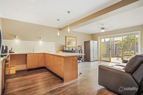 Property photo of 2 Avon Walk Taylors Hill VIC 3037