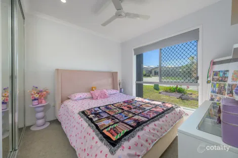 Property photo of 11 Spindrift Road Clinton QLD 4680