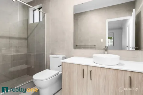 Property photo of 42 Central Road Rossmoyne WA 6148