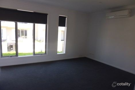 Property photo of 6 Aviara Walk Cranbourne VIC 3977