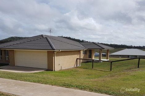 2 Egret Ct, Meringandan West, QLD 4352