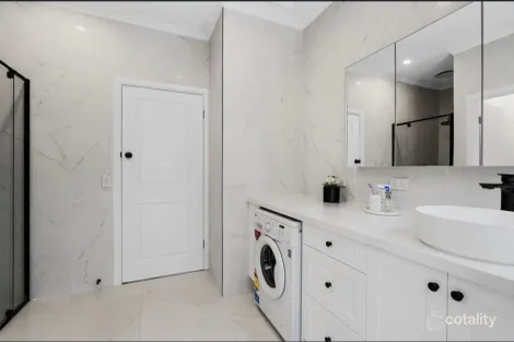 Property photo of 2 Greenview Court Bentleigh East VIC 3165