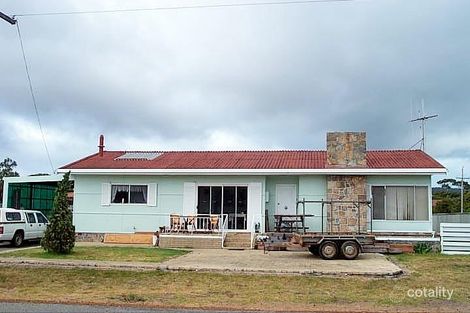 10 Harbour Esp, Little Grove, WA 6330