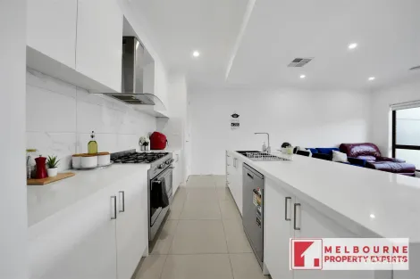 Property photo of 5 Cusp Drive Tarneit VIC 3029