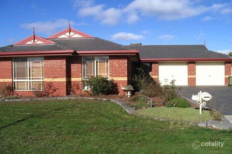 Property photo of 33 Waterford Avenue Craigieburn VIC 3064