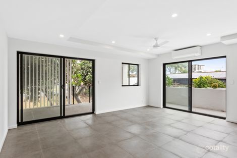 Property photo of 202/9 Violet Street Redcliffe QLD 4020