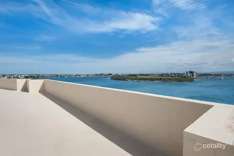 Property photo of 55 Knightsbridge Parade West Paradise Point QLD 4216