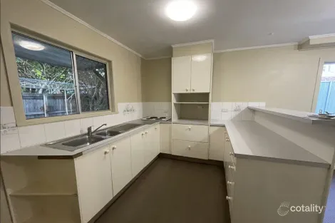 8/34 LABRADOR ST, LABRADOR, QLD 4215