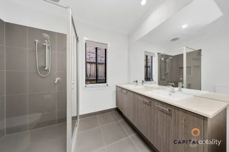 Property photo of 12 Woodlet Way Donnybrook VIC 3064