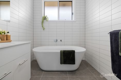 Property photo of 8 Quiberon Way Goulburn NSW 2580