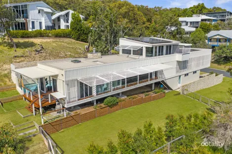 85 Tramican St, Point Lookout, QLD 4183