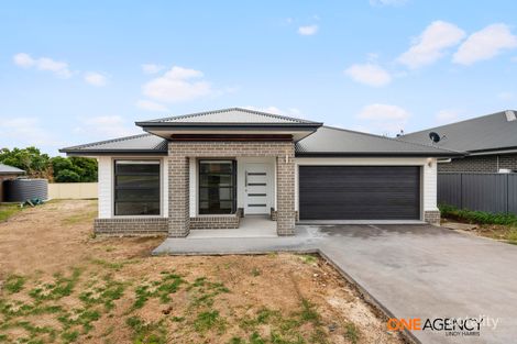 26 Burbank Cres, Hunterview, NSW 2330