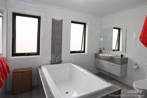 Property photo of 9 Warambee Street Glenfield Park NSW 2650