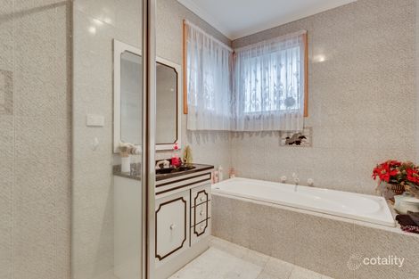 Property photo of 30 Stockwell Crescent Keilor Downs VIC 3038
