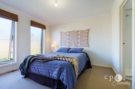 Property photo of 9 Racecourse Road Newstead VIC 3462