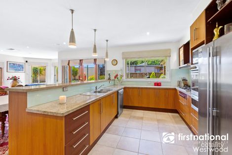 Property photo of 1/4 Riverbend Crescent Werribee VIC 3030